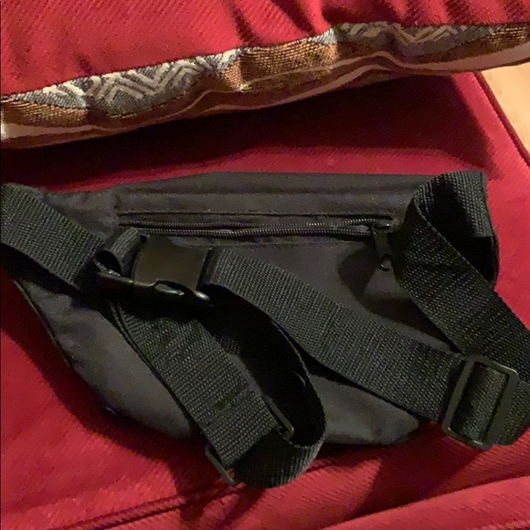 Authentic Unused NFL Saints Fanny Pack - Picture 9 of 13